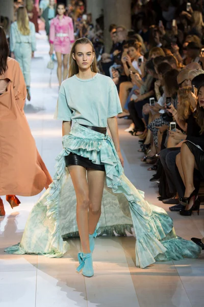Look 5